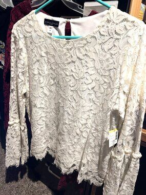 NWT Simply Styled White Women's Lacy top Blouse with bell sleeves Size large